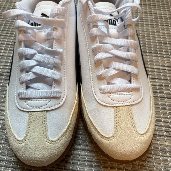 Puma Women’s 9.5 - Picture 3 of 9